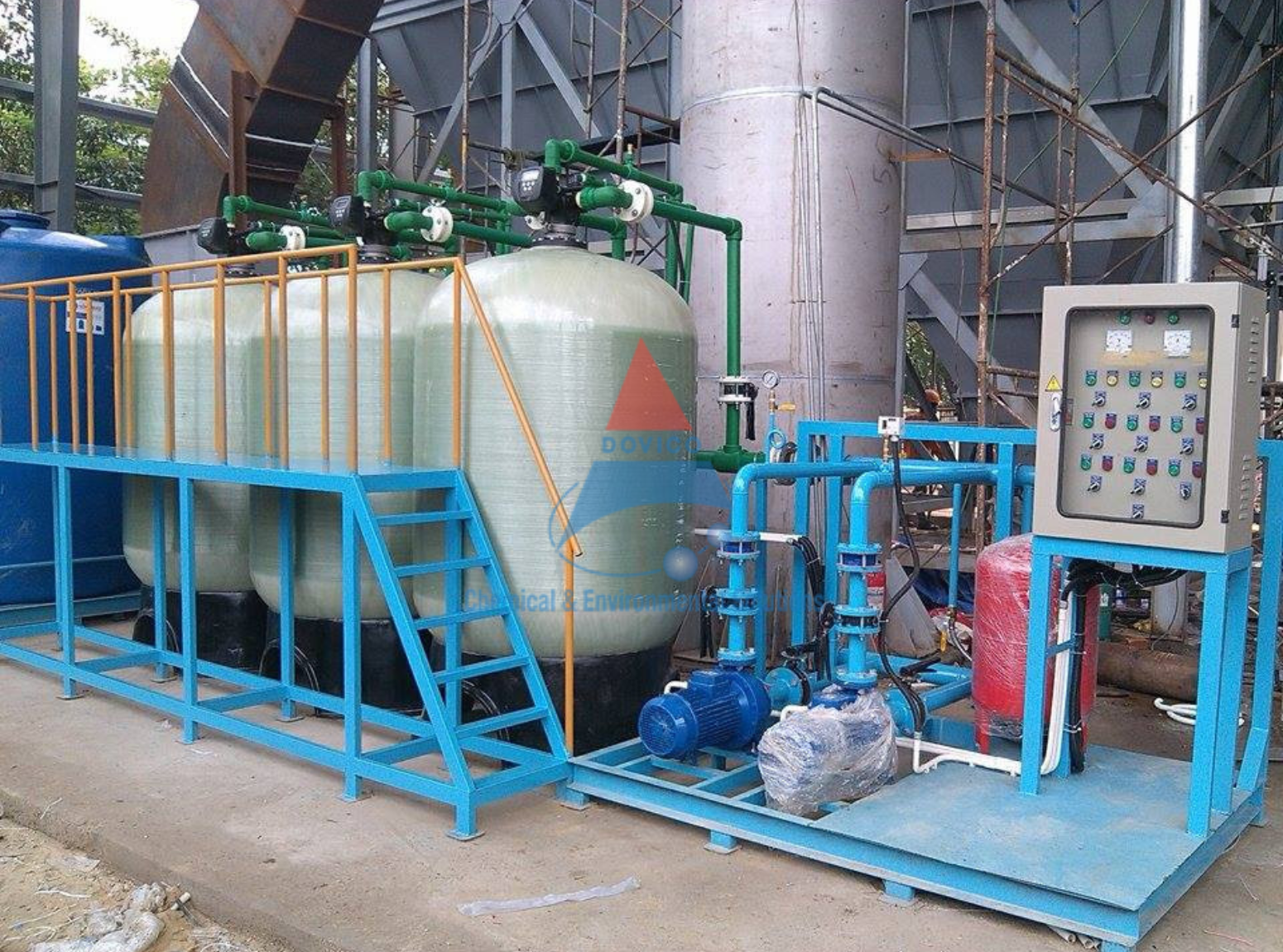 Cột composite chứa hạt nhựa cation làm mềm nước lò hơi