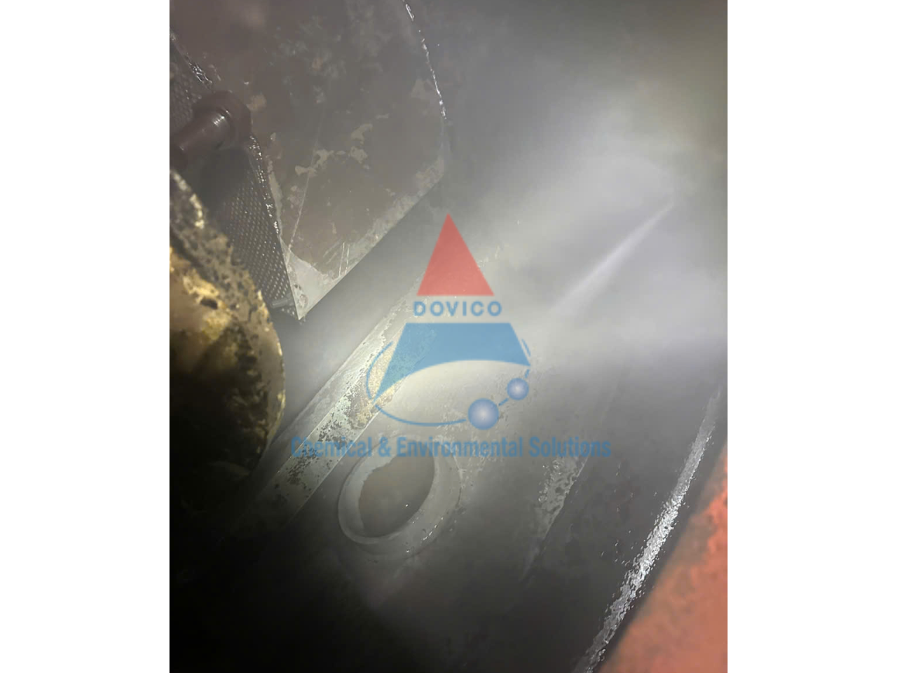Nồi hơi sau khi tẩy sạch cáu cặn, bề mặt ống sạch bóng không còn cặn bẩn